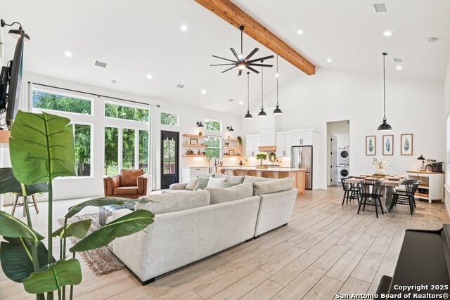 Image 8 of 43 For 11260 Beverly Hills