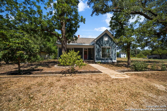 Listing photo id 0 for 904 17th  