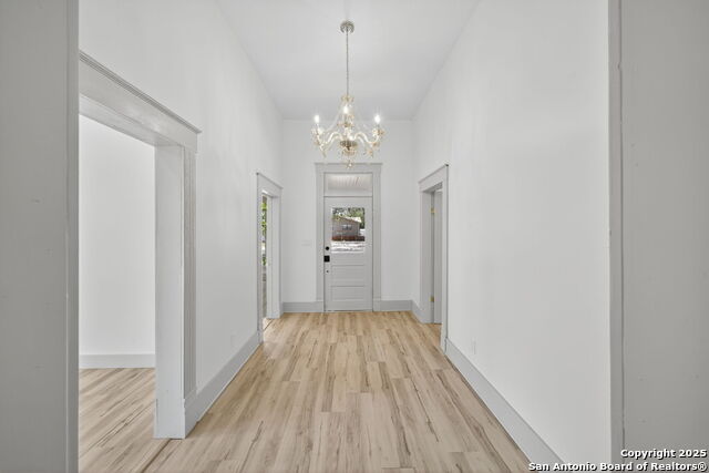 Listing photo id 5 for 904 17th  