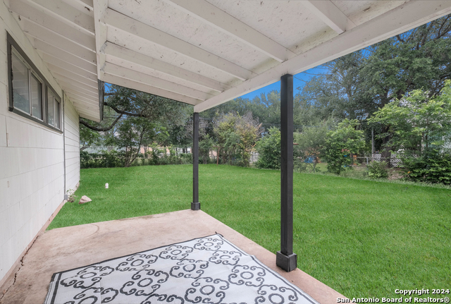 Image 24 of 28 For 323 Craigmont Ln