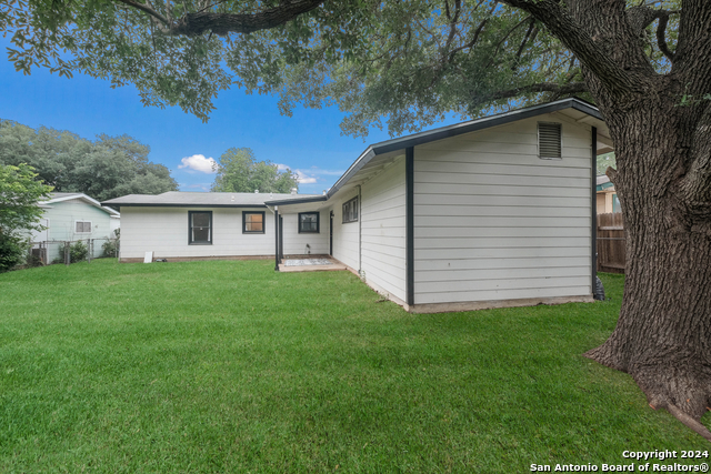 Image 27 of 28 For 323 Craigmont Ln