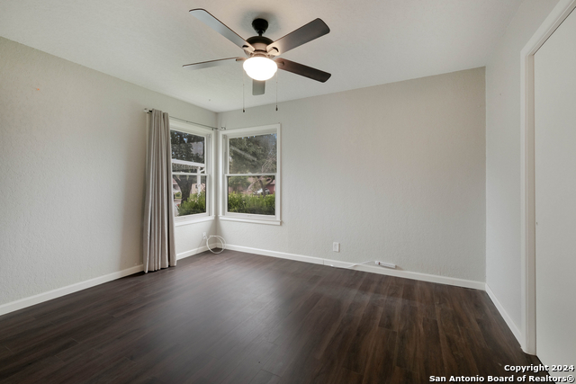 Image 7 of 28 For 323 Craigmont Ln