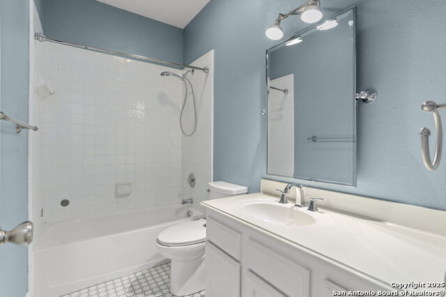 Image 37 of 47 For 26308 Reyglen