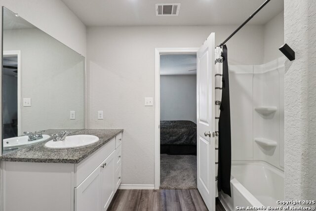 Listing photo id 12 for 10443 De Gonzalo Way