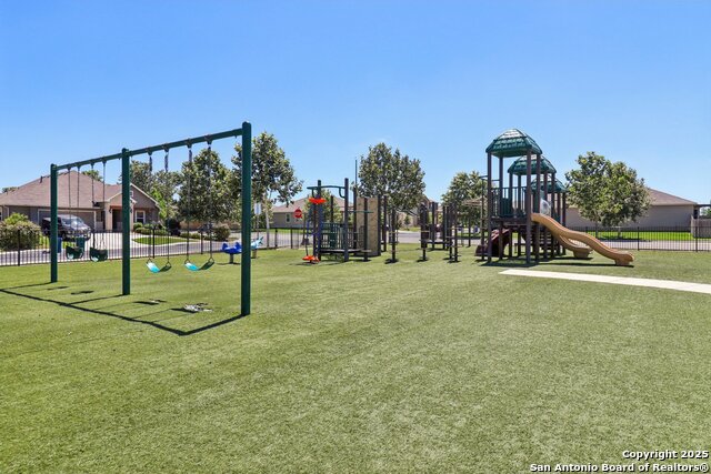 Listing photo id 24 for 10443 De Gonzalo Way