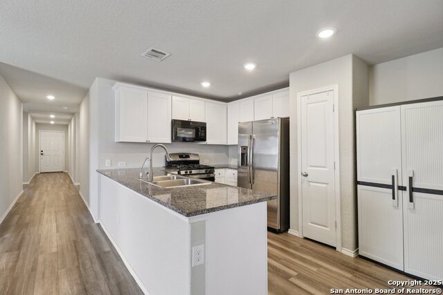 Listing photo id 4 for 10443 De Gonzalo Way