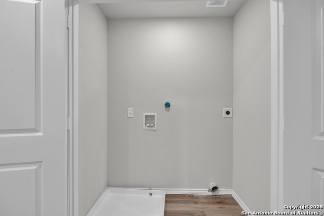 Image 15 of 28 For 8911 Fm 1560 305-306 N