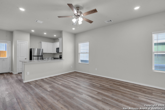 Image 4 of 28 For 8911 Fm 1560 305-306 N