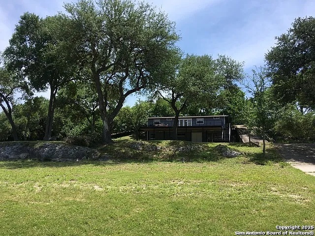 Image 3 of 20 For 1316 Lakeshore Dr