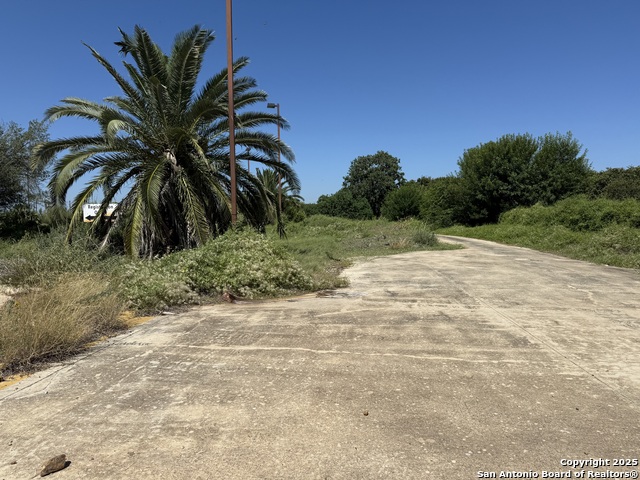 Details for 17360 S Ih 35, Dilley, TX 78017