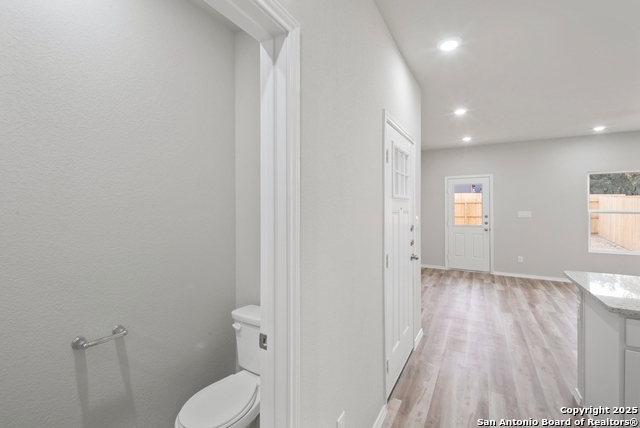 Image 10 of 20 For 8911 Fm 1560 407-408 N