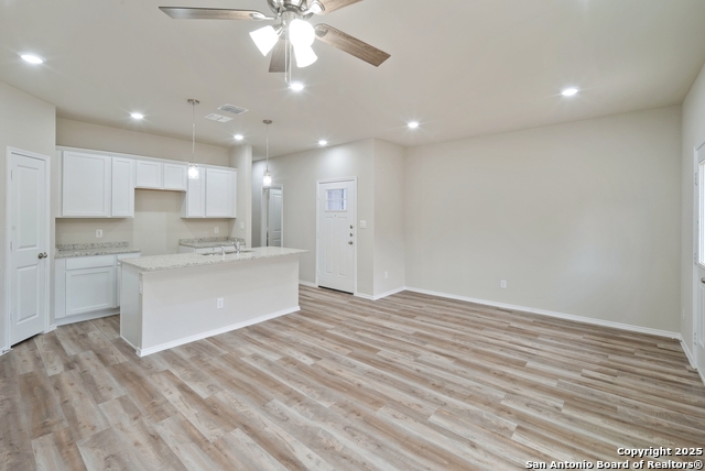 Image 6 of 20 For 8911 Fm 1560 407-408 N