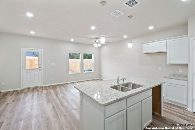 Image 8 of 20 For 8911 Fm 1560 407-408 N