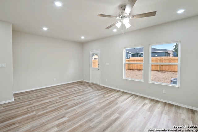 Image 9 of 20 For 8911 Fm 1560 407-408 N