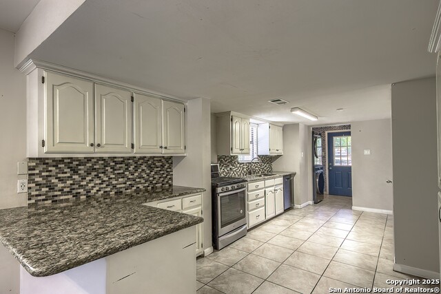Image 12 of 27 For 324 Hickory Hill