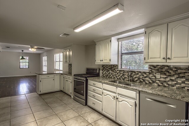 Image 14 of 27 For 324 Hickory Hill
