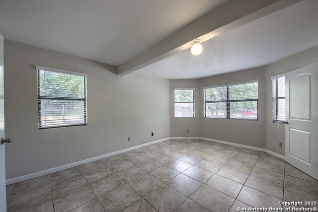 Image 17 of 27 For 324 Hickory Hill