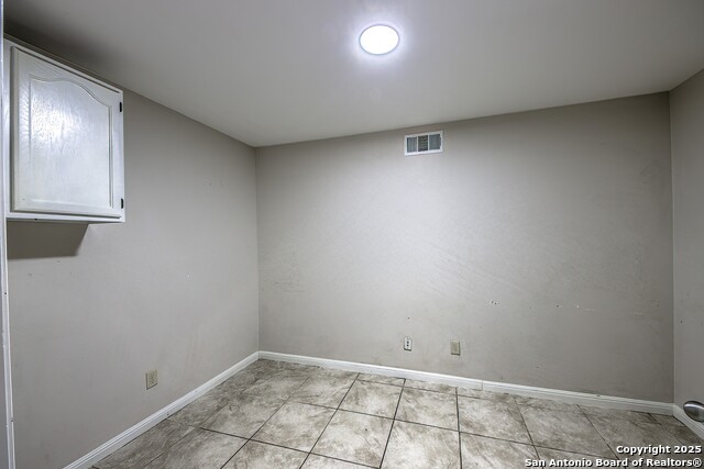 Image 18 of 27 For 324 Hickory Hill