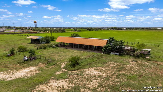 Listing photo id 8 for 1551 Windy Knoll N