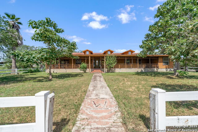 Listing photo id 11 for 1551 Windy Knoll N
