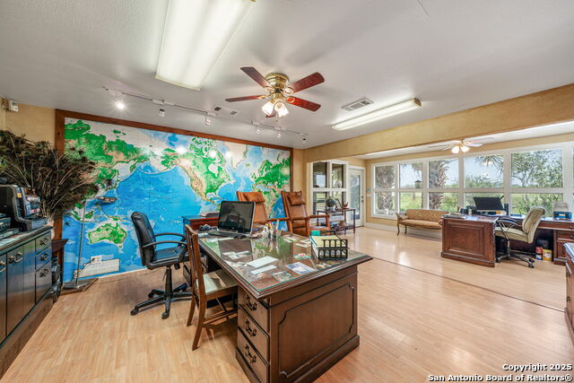 Listing photo id 14 for 1551 Windy Knoll N