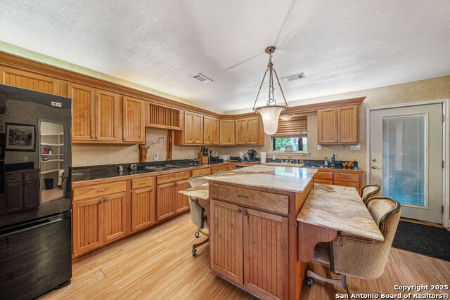 Listing photo id 19 for 1551 Windy Knoll N