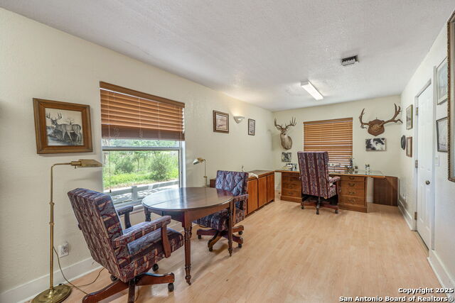 Listing photo id 24 for 1551 Windy Knoll N