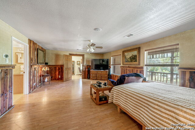 Listing photo id 25 for 1551 Windy Knoll N