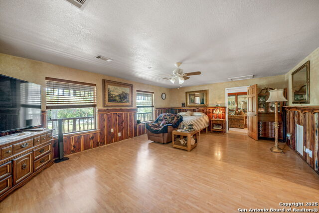 Listing photo id 26 for 1551 Windy Knoll N