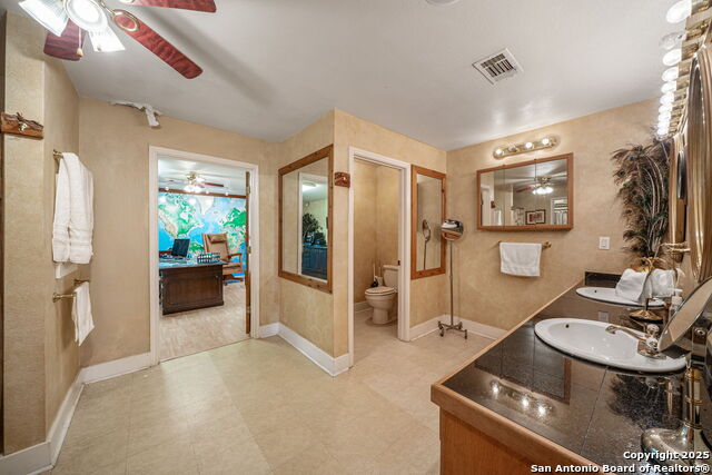 Listing photo id 27 for 1551 Windy Knoll N
