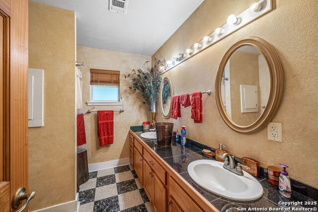 Listing photo id 30 for 1551 Windy Knoll N