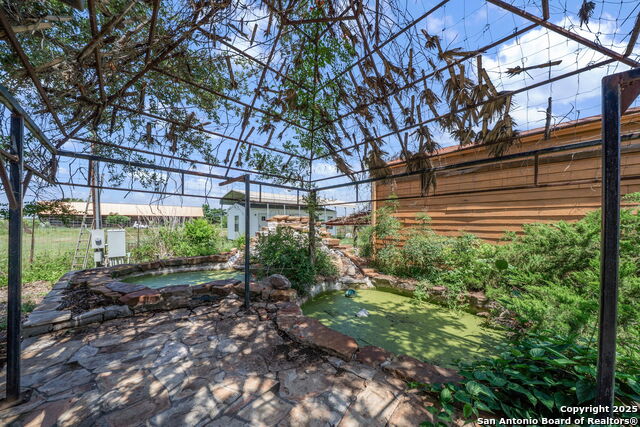 Listing photo id 32 for 1551 Windy Knoll N