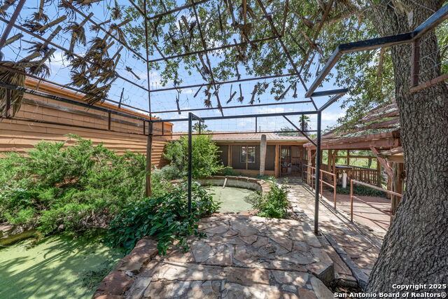 Listing photo id 33 for 1551 Windy Knoll N