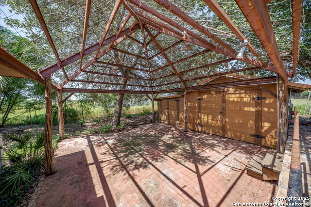 Listing photo id 34 for 1551 Windy Knoll N