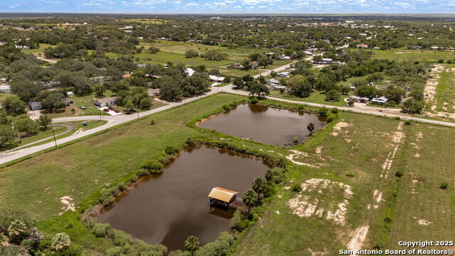Listing photo id 3 for 1551 Windy Knoll N