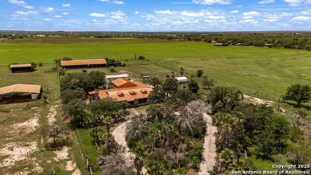 Listing photo id 4 for 1551 Windy Knoll N