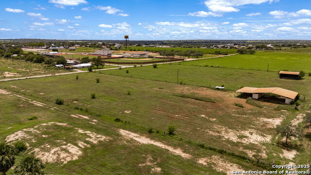 Listing photo id 5 for 1551 Windy Knoll N