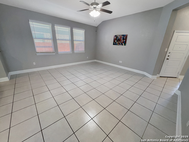 Listing photo id 13 for 13751 Bradford Park