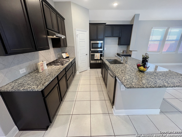 Listing photo id 15 for 13751 Bradford Park