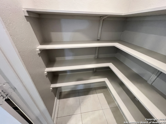 Listing photo id 19 for 13751 Bradford Park