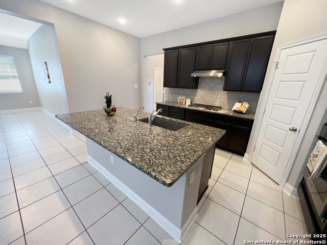 Listing photo id 21 for 13751 Bradford Park