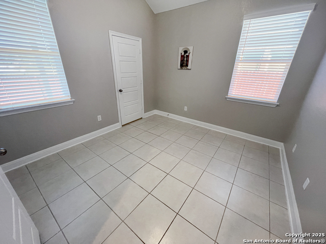 Listing photo id 25 for 13751 Bradford Park
