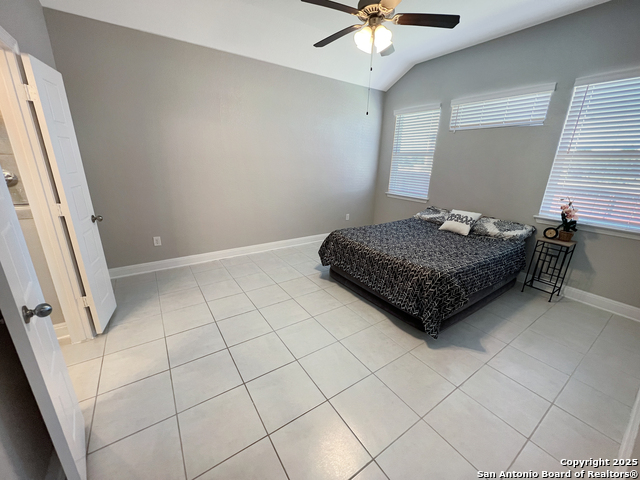 Listing photo id 29 for 13751 Bradford Park