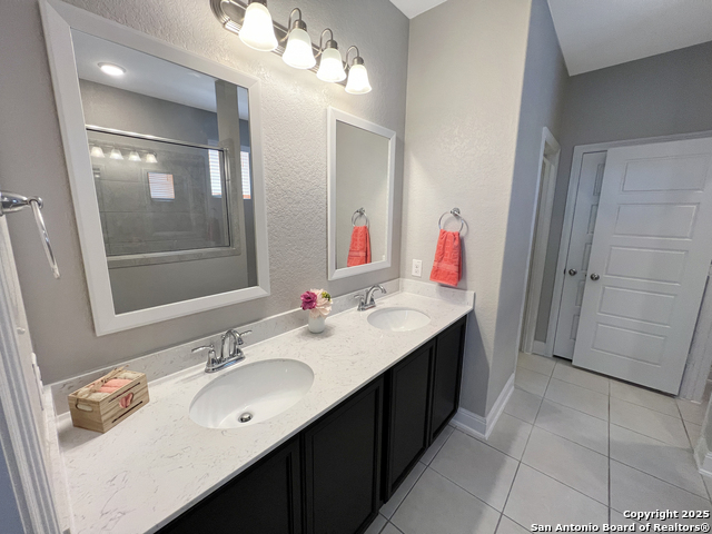 Listing photo id 32 for 13751 Bradford Park