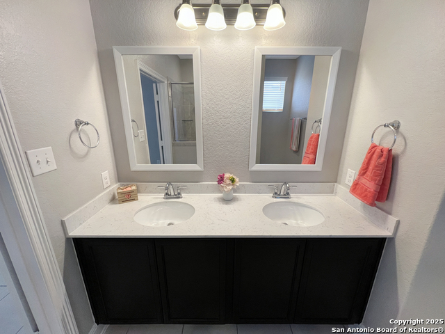 Listing photo id 33 for 13751 Bradford Park