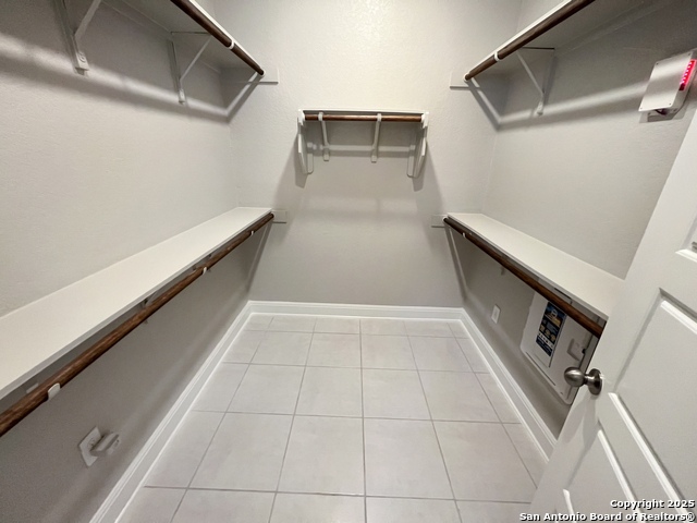 Listing photo id 38 for 13751 Bradford Park