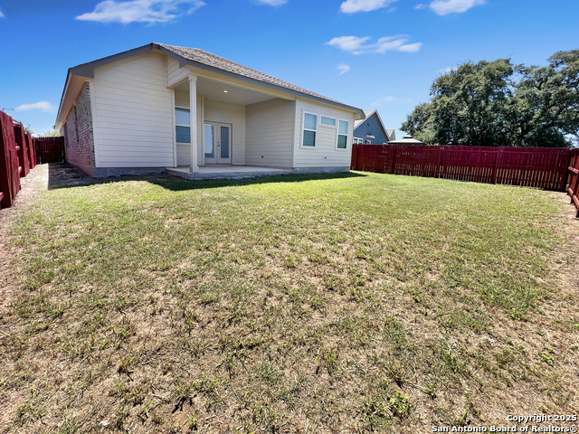 Listing photo id 40 for 13751 Bradford Park