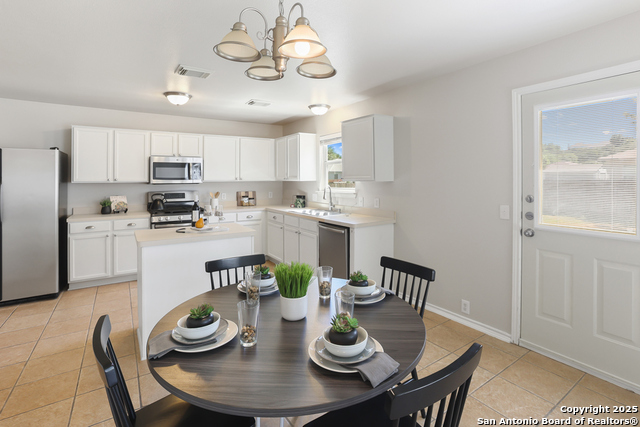 Image 11 of 27 For 15811 Beaufort Blvd