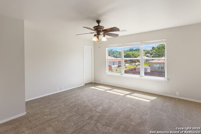 Image 17 of 27 For 15811 Beaufort Blvd