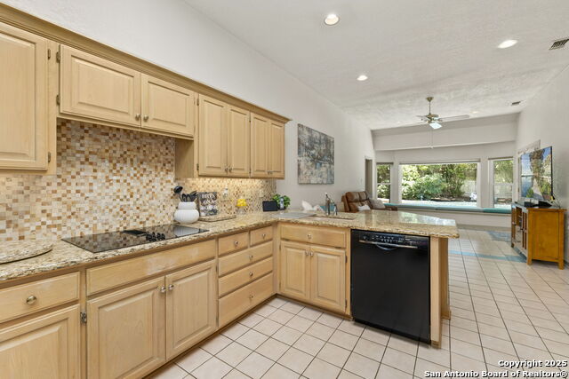 Image 17 of 51 For 1611 Eagle Point